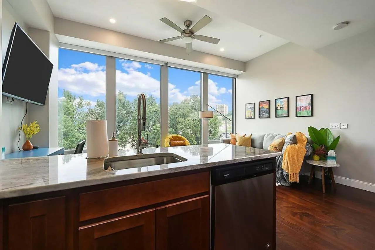 Hostwise Stays - Free Garage Parking, Gym, City Views! Pittsburgh 0*,  Stati Uniti